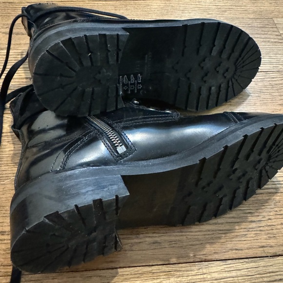 All saints combat - Picture 2 of 4